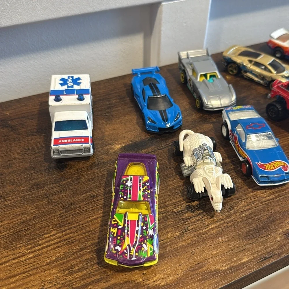 HOT WHEELS -USED HOT WHEELS BUNDLE
